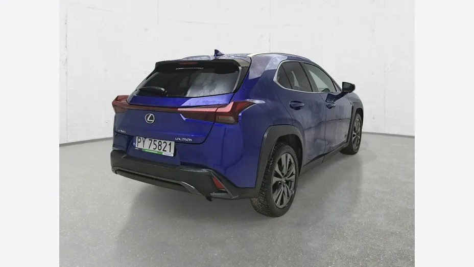 LEXUS UX -