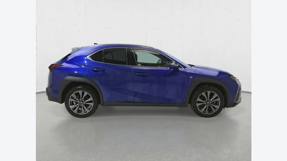 LEXUS UX -