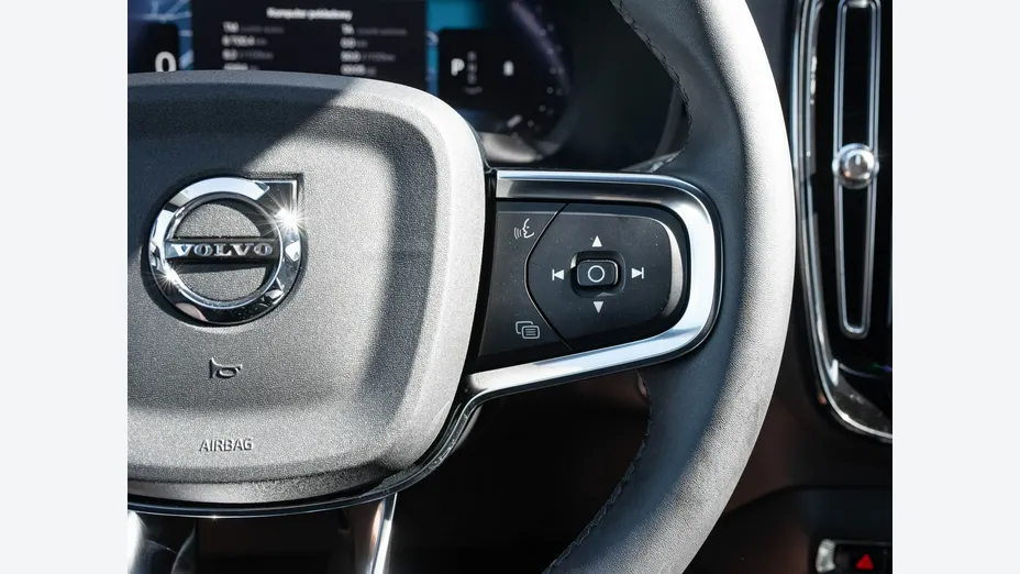 VOLVO XC40 -