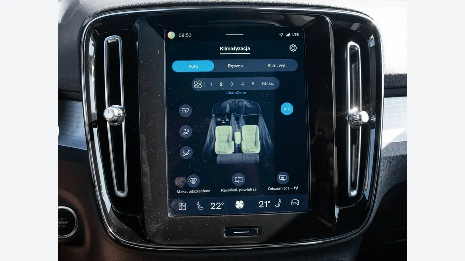 VOLVO XC40 -