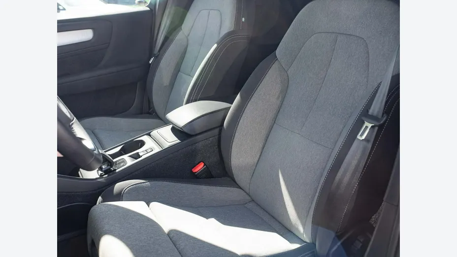 VOLVO XC40 -
