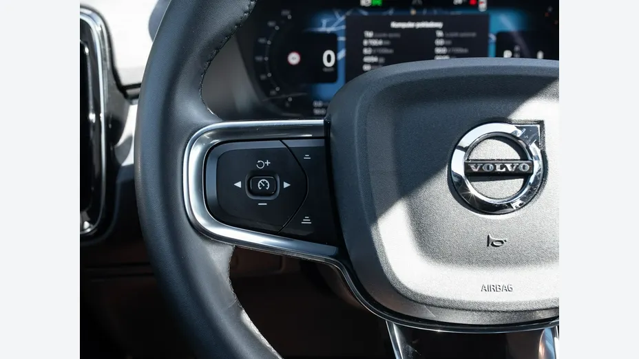 VOLVO XC40 -