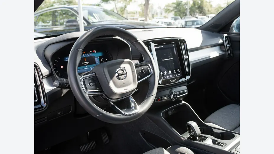VOLVO XC40 -