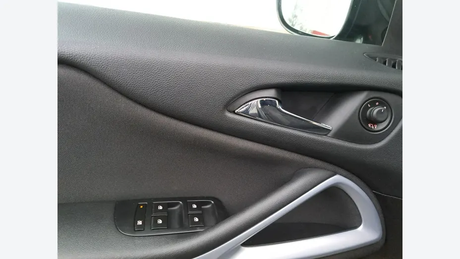 OPEL Zafira -