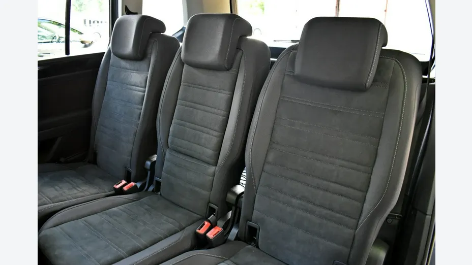 VOLKSWAGEN Touran -