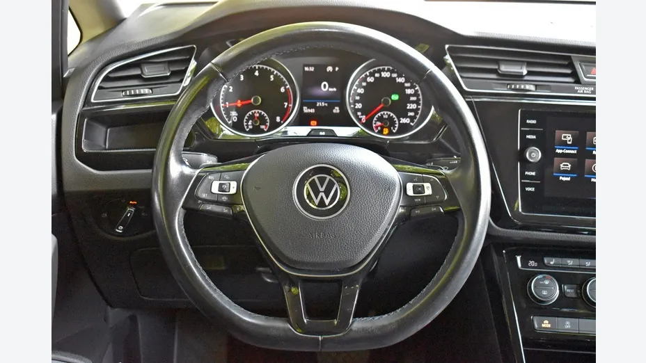VOLKSWAGEN Touran -