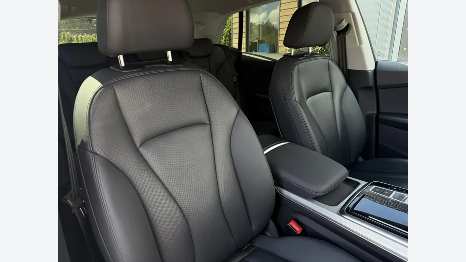 AUDI Q8 -
