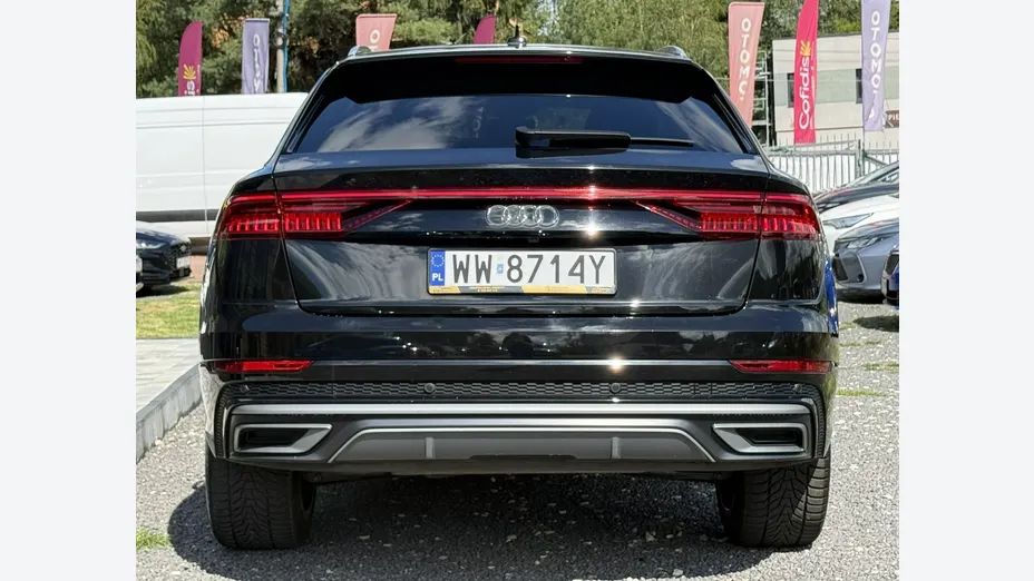 AUDI Q8 -