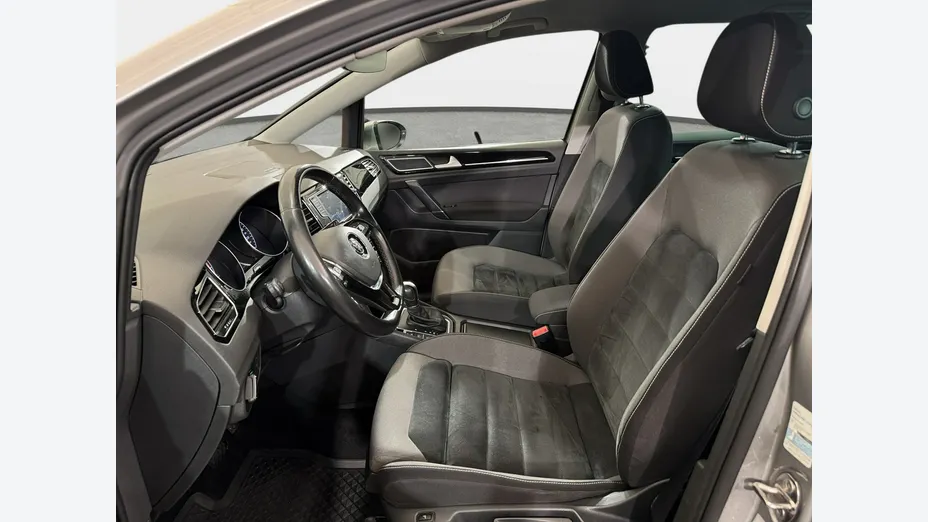 VOLKSWAGEN Golf Sportsvan -