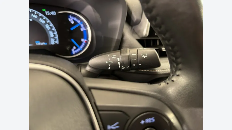 TOYOTA RAV4 -