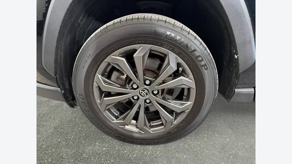 TOYOTA RAV4 -