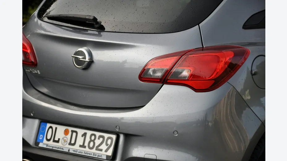 OPEL Corsa -