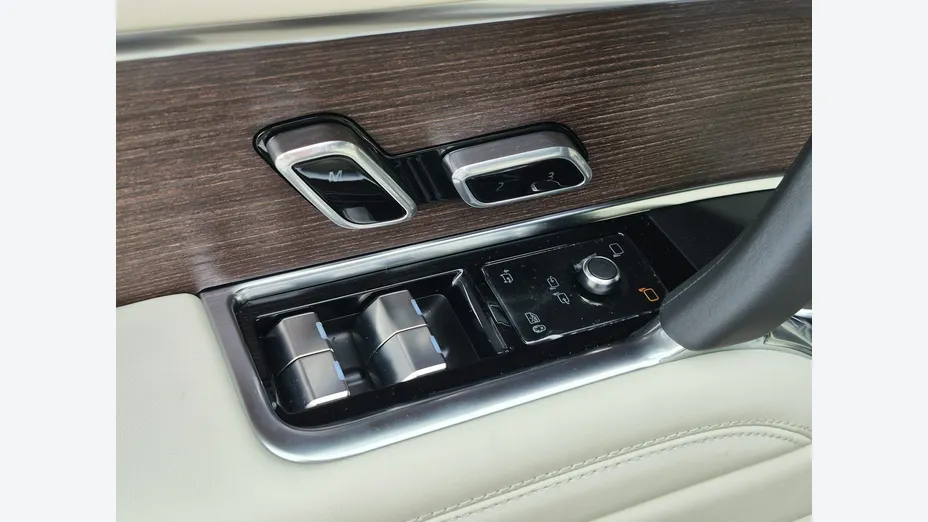 LAND ROVER Range Rover -