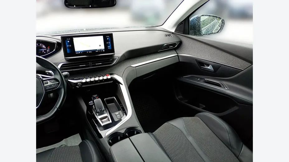 PEUGEOT 5008 -