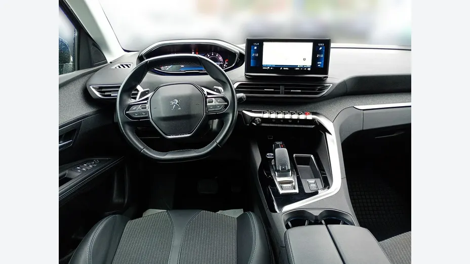 PEUGEOT 5008 -