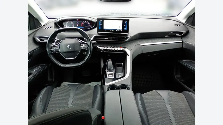 PEUGEOT 5008 -