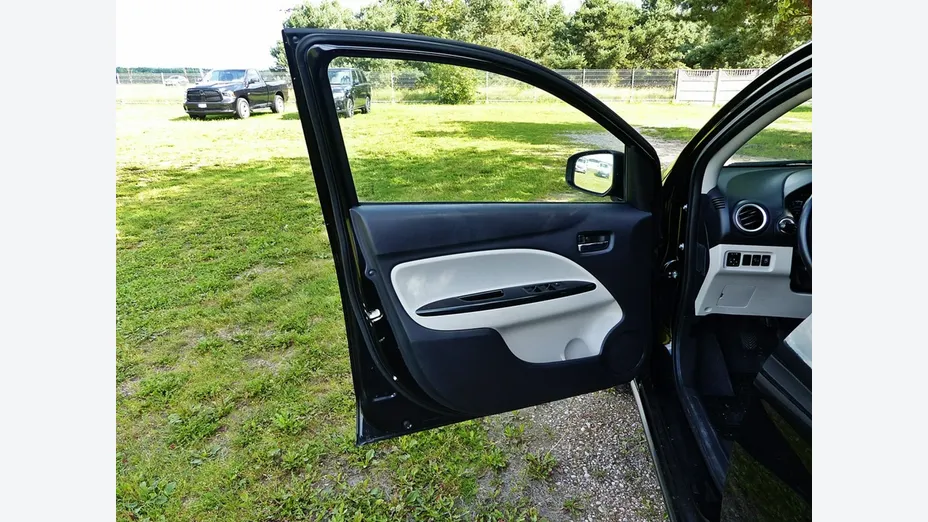 MITSUBISHI Space Star -