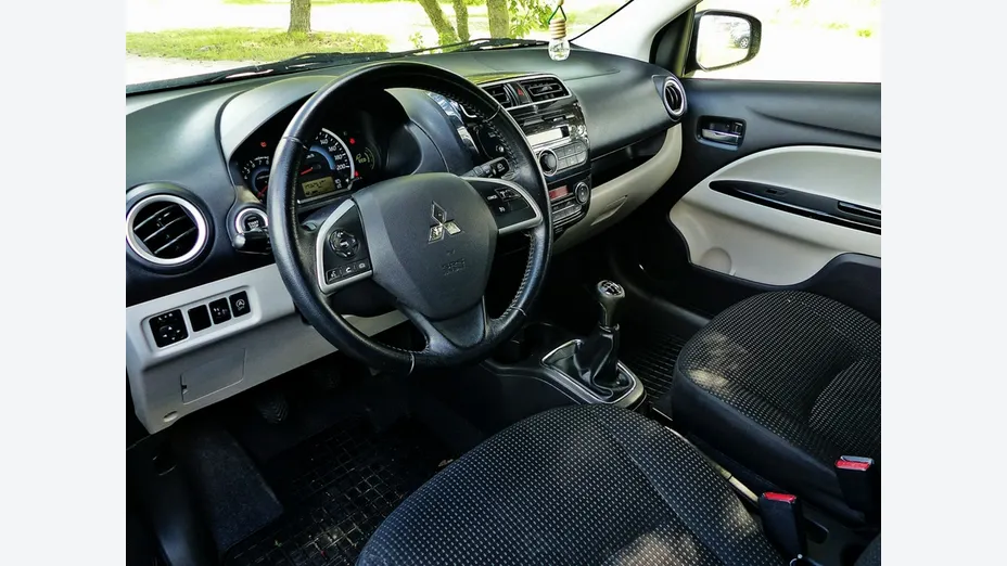 MITSUBISHI Space Star -