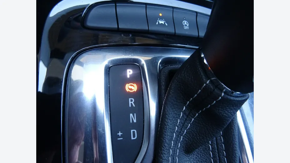 OPEL Insignia -