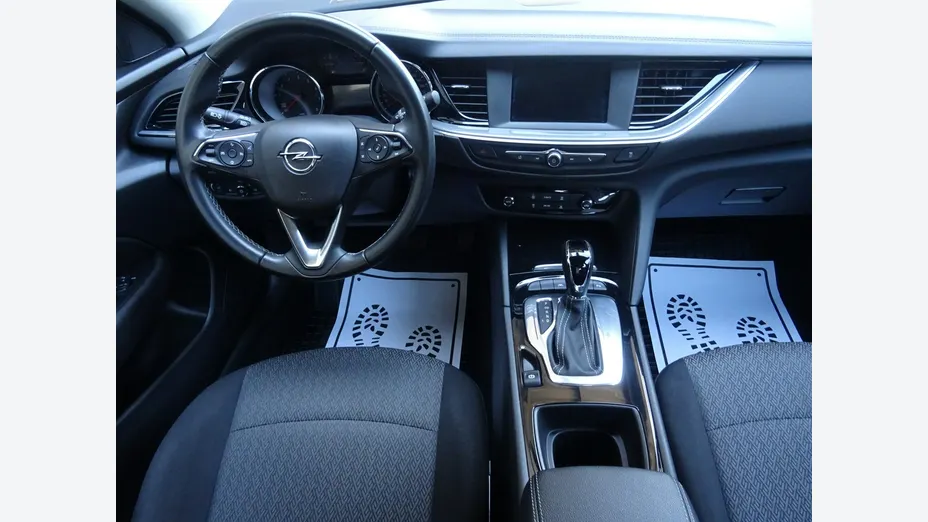 OPEL Insignia -
