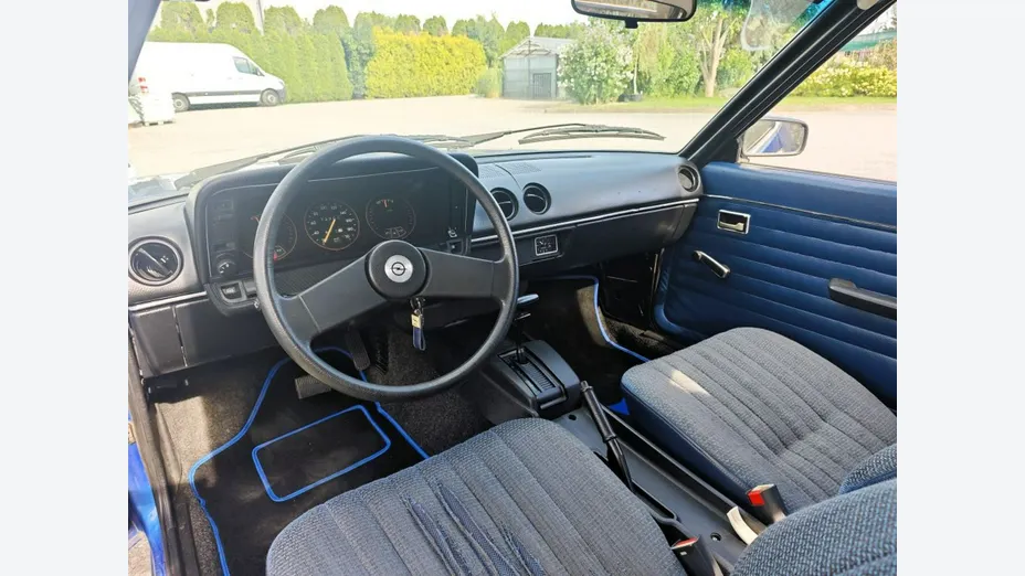 OPEL Manta -