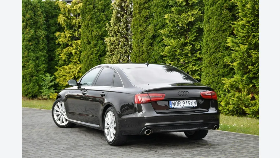 AUDI A6 -