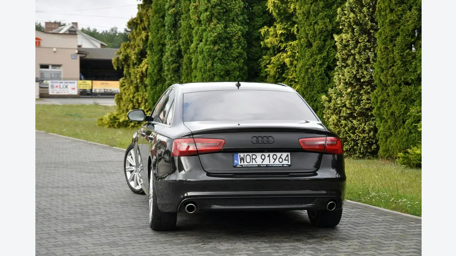 AUDI A6 -
