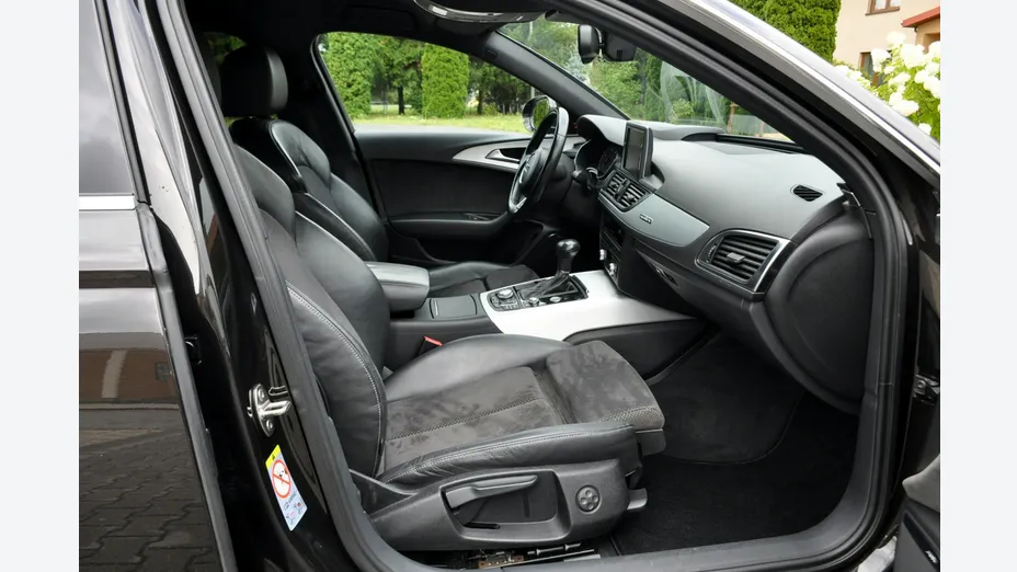 AUDI A6 -