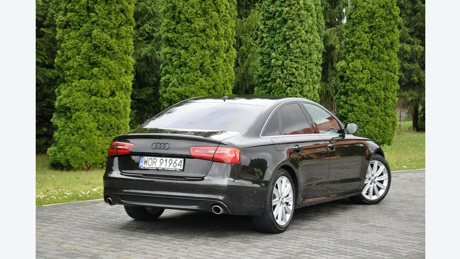 AUDI A6 -