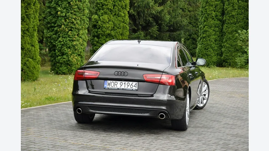 AUDI A6 -