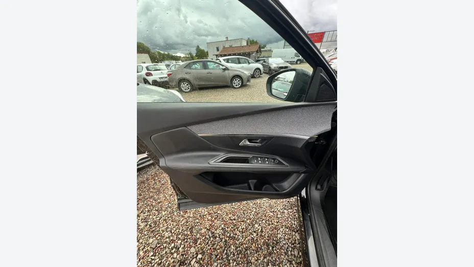 PEUGEOT 3008 -