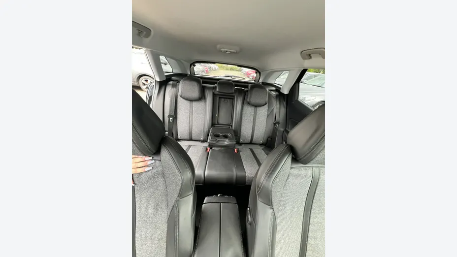 PEUGEOT 3008 -