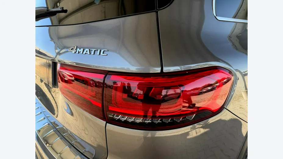 MERCEDES-BENZ GLB -