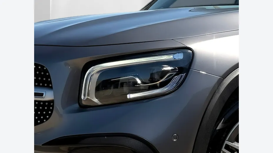 MERCEDES-BENZ GLB -