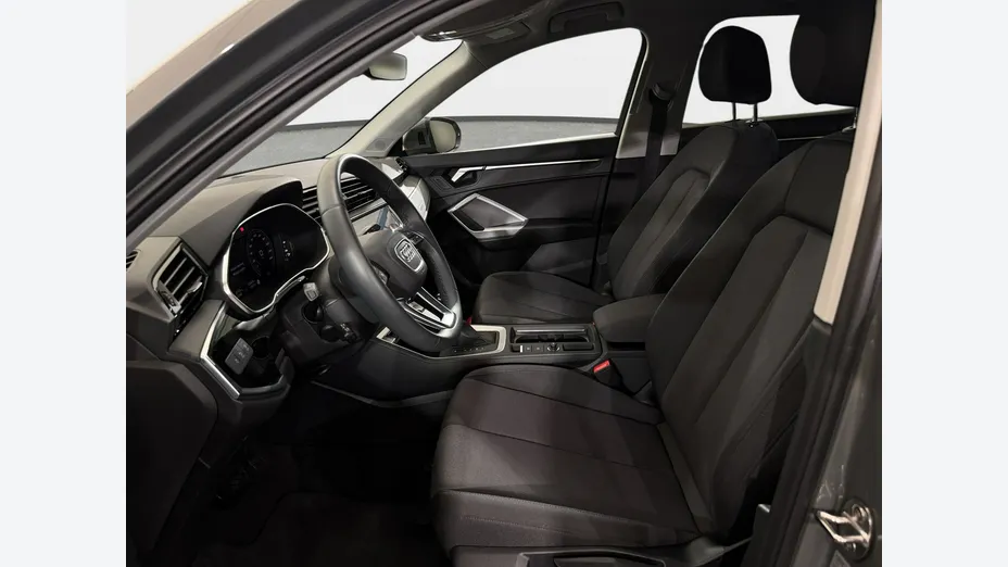 AUDI Q3 -
