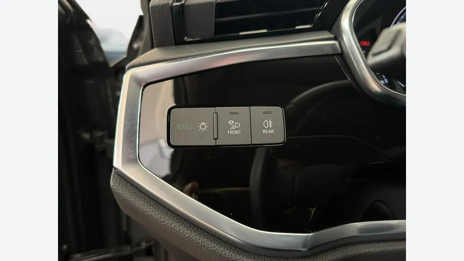 AUDI Q3 -