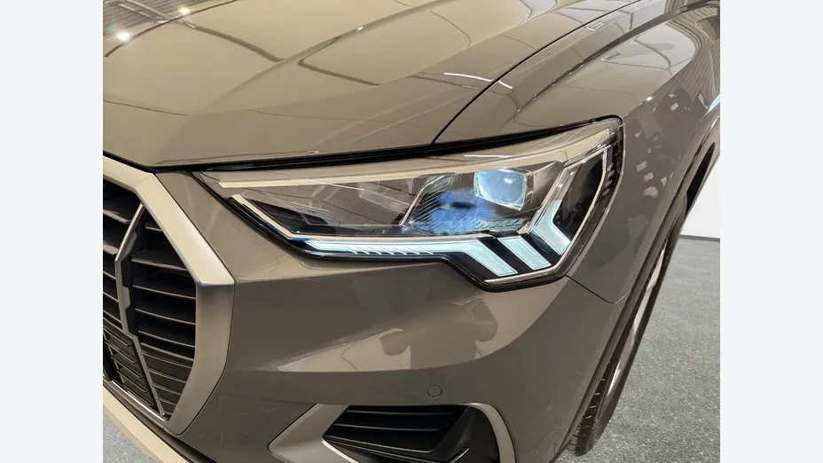 AUDI Q3 -