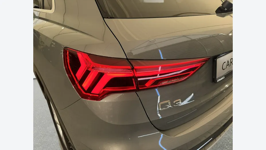 AUDI Q3 -