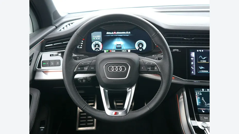 AUDI Q7 -