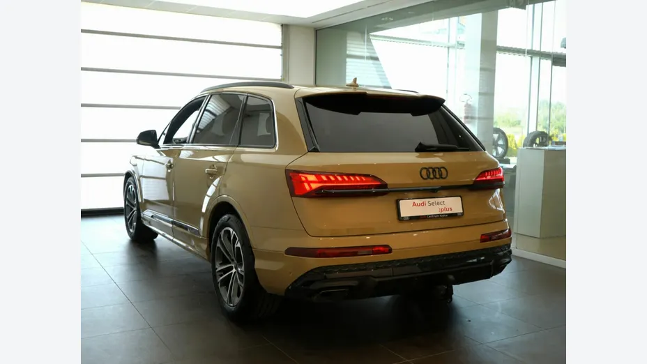 AUDI Q7 -
