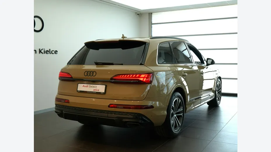 AUDI Q7 -
