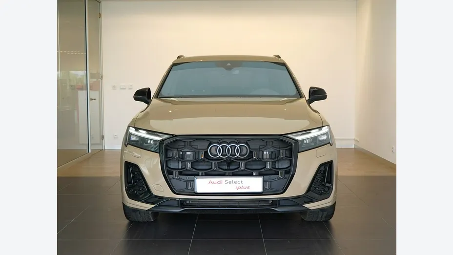 AUDI Q7 -