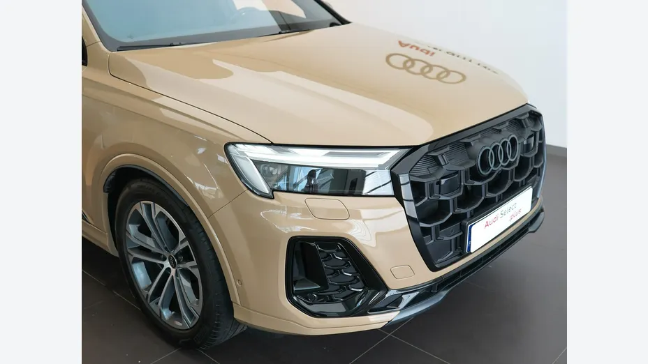 AUDI Q7 -