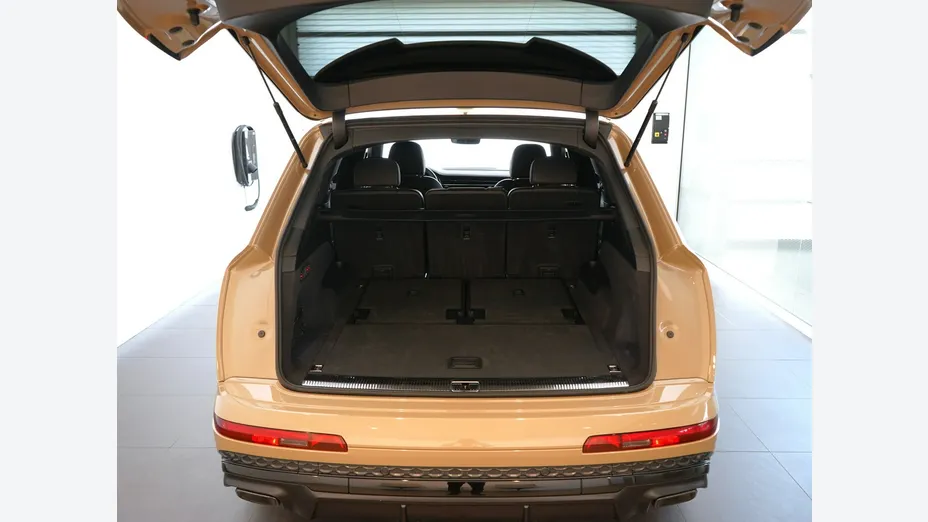 AUDI Q7 -