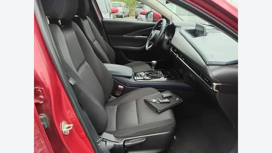 MAZDA CX-30 -
