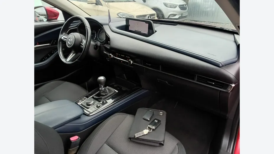 MAZDA CX-30 -