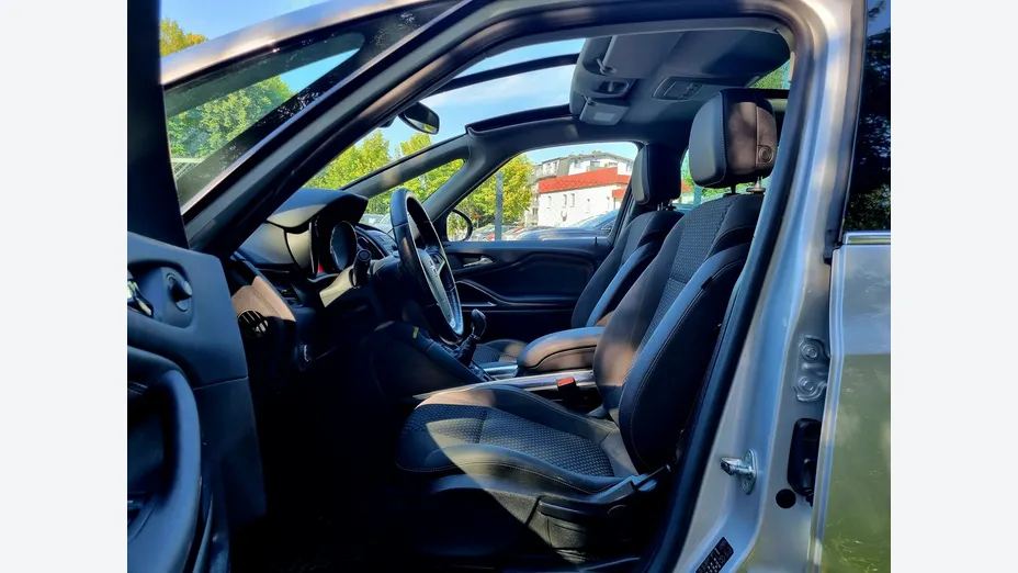 OPEL Zafira -