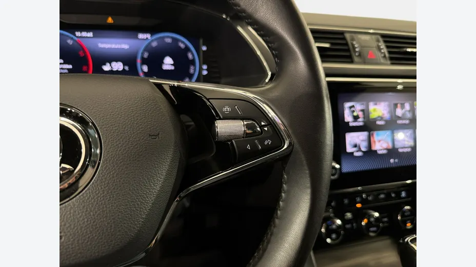 SKODA Superb -
