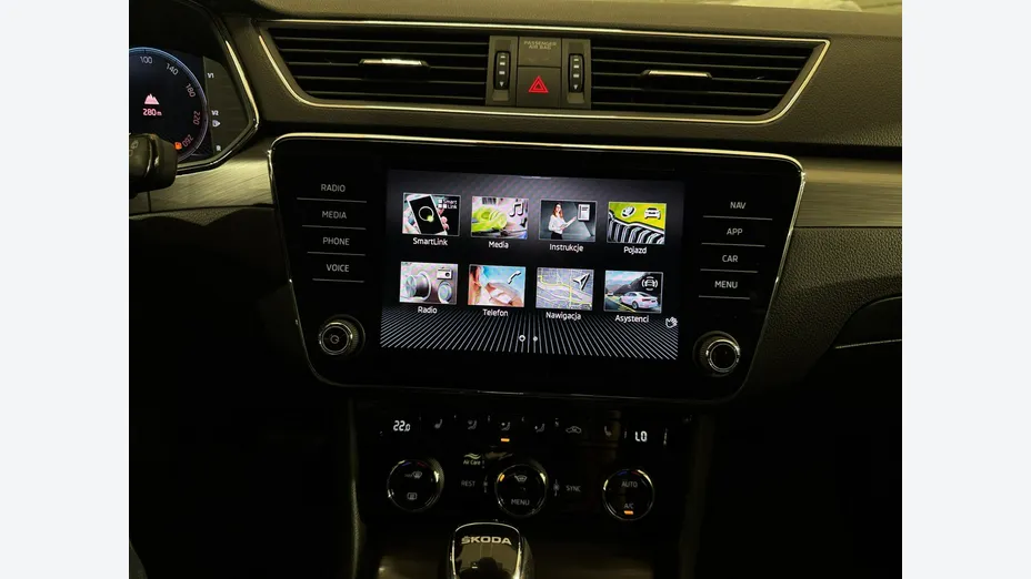 SKODA Superb -