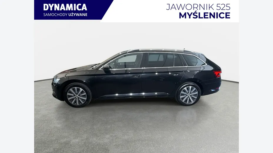 SKODA Superb -